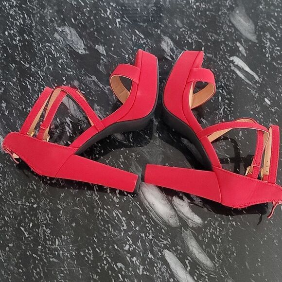 BRAND NEW TOP MODA  LOVELY-1  CRISS-CROSS ANKLE STRAP BLOCK HEELS - Picture 8 of 16